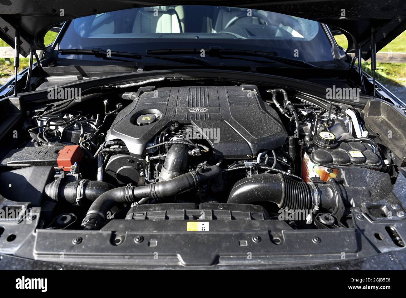 Range Rover Velar D300 HSE R-Dynamic.moteur diesel six cylindres de Jaguar. Foto: Pontus Lundahl / TT / Kod 10050 voiture, route , circulation, communication, transport, moteur Banque D'Images