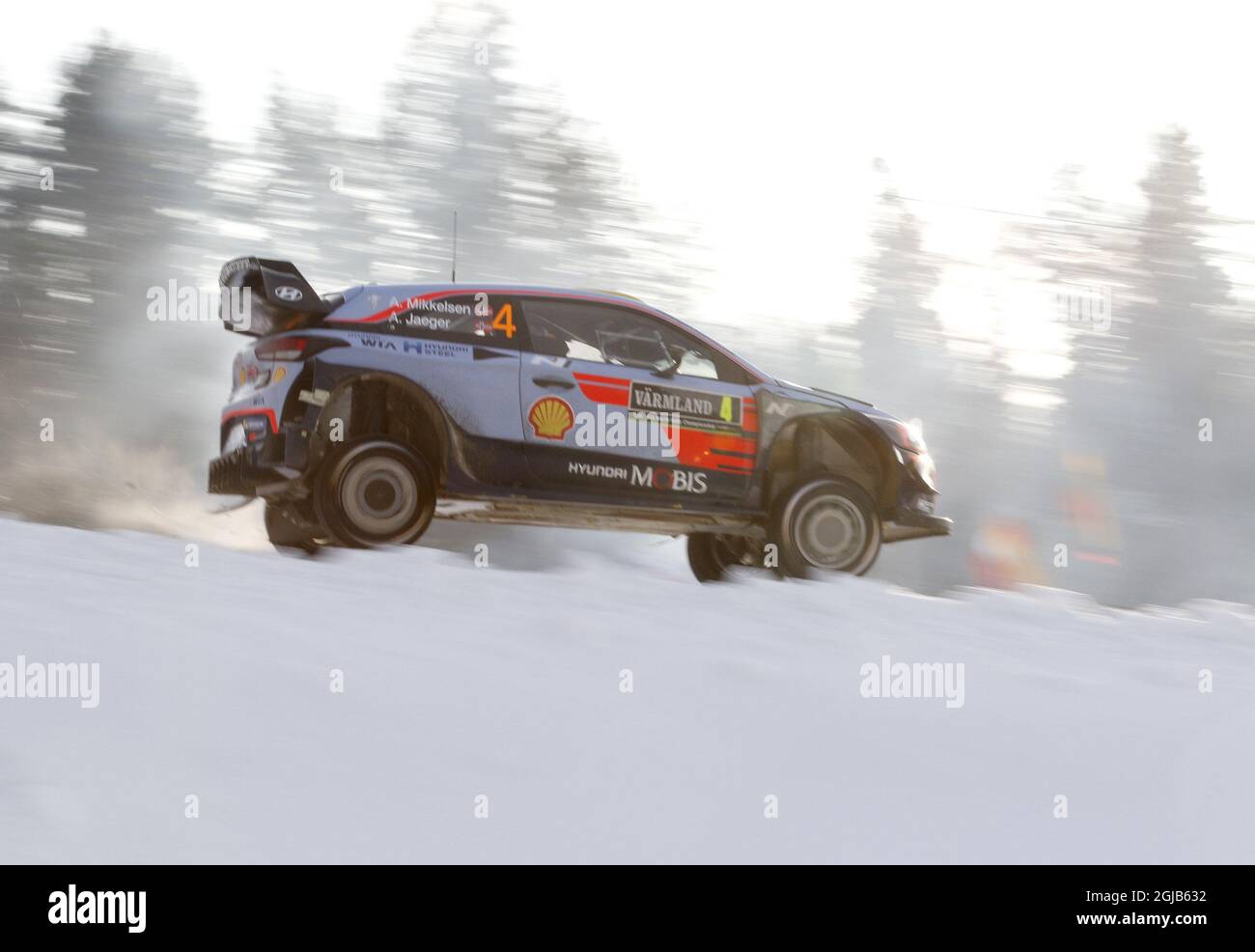 Andreas Mikkelsen, de Norvège, conduit son coupé Hyundai i20 WRC au cours du jour 3 du Rally Sweden 2018 dans le cadre du Championnat du monde de rallye (WRC) à Torsby, Suède, 17 février 2018. Photo: Micke Fransson / TT / Kod 61460 Banque D'Images