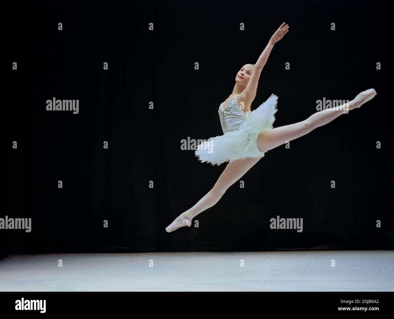 GOTHENBURG 2003-01-01 Alicia Vikander, 14 ans, s'entraîne à l'École Royale de Ballet de Göteborg. Alicia était étudiante à l'école de neuf ans, de 1998 à 2004 ans. Photo: Ingmar Jernberg / TT / code 75866 Banque D'Images