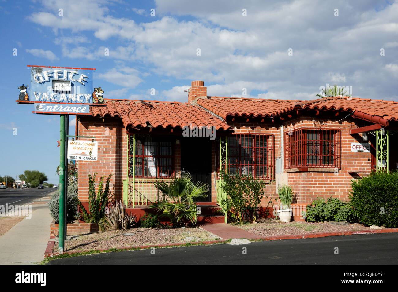 Tucson, Arizona. Ancienne affiche et bureau de motel vintage. (Usage éditorial uniquement) Banque D'Images