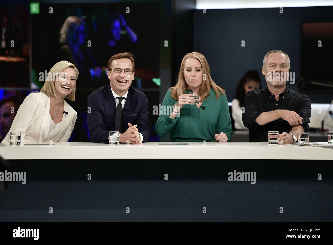 Les leaders du parti Alliansen (de gauche à droite) Ebba Busch Thor (KD), Ulf Kristersson (M), Annie LOOF (C) et Jan Bjorklund (L) sont interviewés à la chaîne de télévision suédoise dimanche soir 09 septembre. Foto: Stina Stjernkvist / TT Banque D'Images