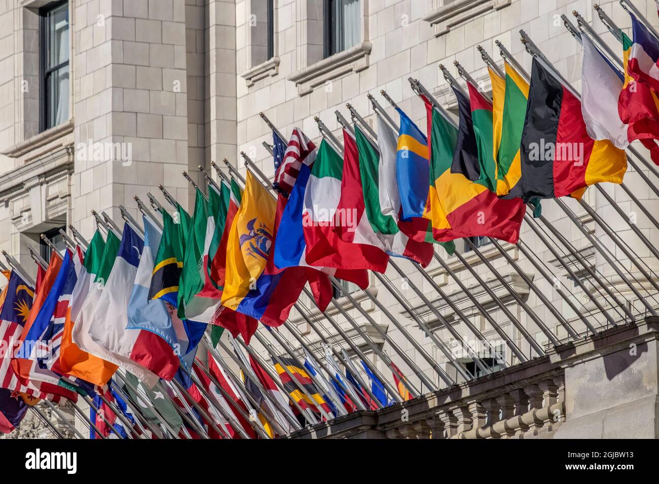 Drapeaux internationaux, Hôtel Fairmont, San Francisco, Californie, États-Unis. Banque D'Images