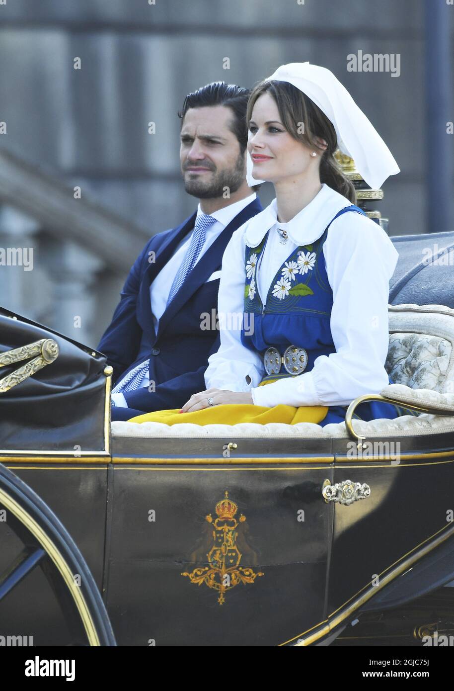 STOCKHOLM 2019-06-06 le prince Carl Philip et la princesse Sofia quittent le Palais Royal pour les célébrations traditionnelles de la Journée nationale à Skansen, à Stockholm. Photo: Karin Tornblom / TT Kod 11920 Banque D'Images