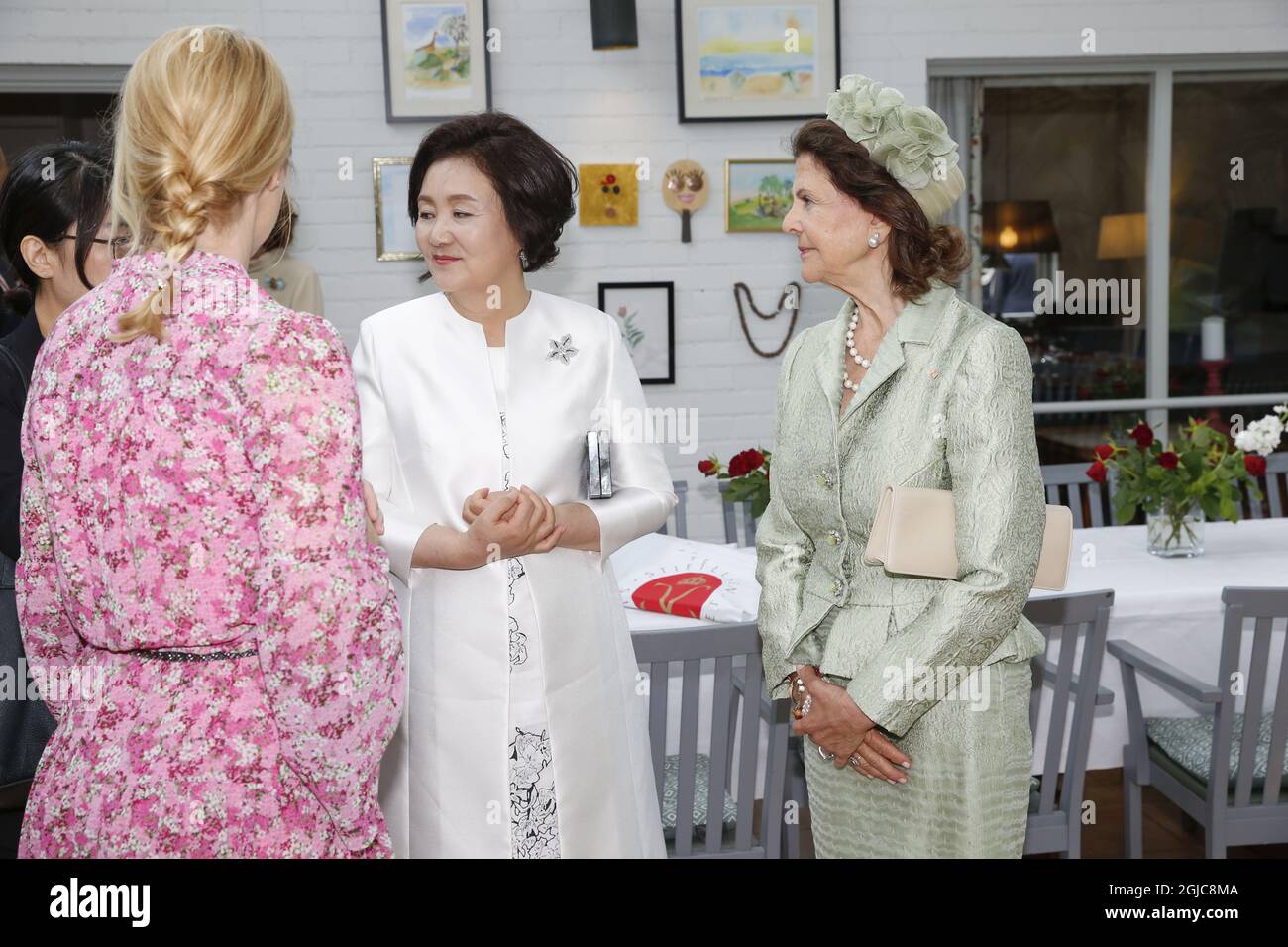 Petra Tegman, première Dame Kim Jung-Sook, Reine Silvia visite d'État en Suède par le Président de la République de Corée. Visite à Stiftelsen Silviahemmet, centre d'éducation pour les soins aux personnes atteintes de démence, Stockholm, Suède 2019-06-14 (c) Johan Jeppsson / TT Banque D'Images