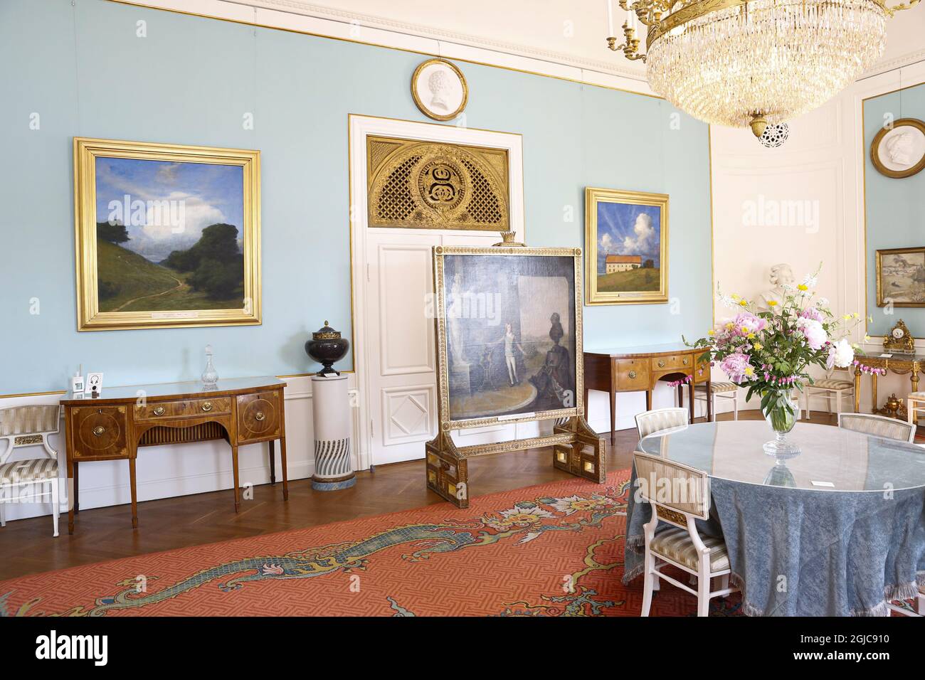 La Reine Silvia et la première Dame de Corée du Sud Kim Jung-sook visitent le musée « Prins Eugens Waldemarsudde » à Stockholm, en Suède, le 15 juin 2019. Le couple présidentiel sud-coréen est en Suède pour une visite d'État de deux jours. (C) Johan Jeppsson / TT / Kod 2551 Banque D'Images