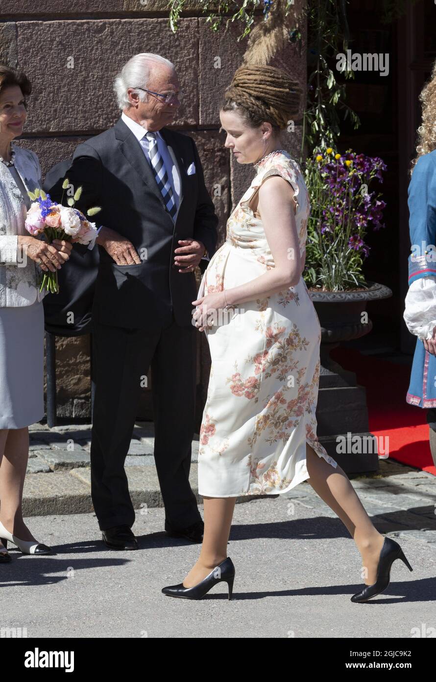 Roi Carl XVI Gustaf, Reine Silvia et Amanda Lind, Ministre de la Culture et de la démocratie ouverture de la nouvelle exposition permanente au Royal Armoury (Livroustkammaren), Palais Royal, Stockholm, 2019-06-17 © Johan Jeppsson / TT Banque D'Images