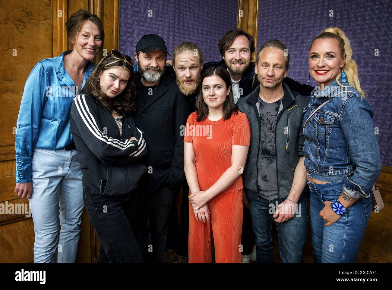 STOCKHOLM 2019-06-12 le réalisateur suédois Lukas Moodysson présente sa nouvelle série de comédies 'Gösta', produite pour HBO Nordic. Voici Moodysson entouré de sa troupe:, G-D: Elisabet Carlsson, Clara Christiansson Drake, Lukas Moodysson, Gustav Berg, Amy Deasismont, Vilhelm Blomgren, Mattias Silvell et Regina Lund. (C) JERREVÃ…NG STEFAN / AFTONBLADET / TT * * EXPRESSEN OUT * * * AFTONBLADET / 2800 Banque D'Images