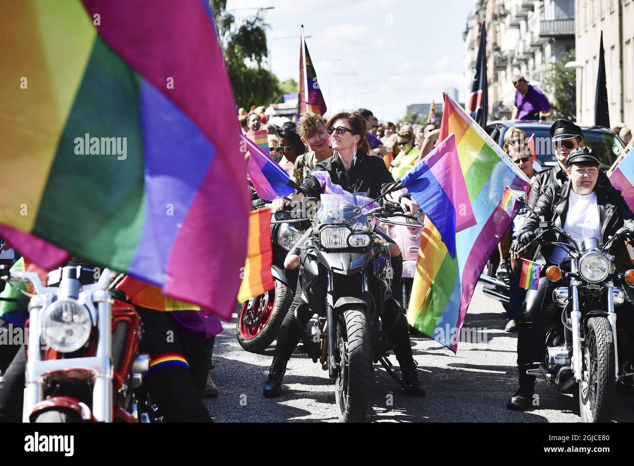 Les motocyclistes féminins « Dykes on Bikes » participent à la parade annuelle Stockholm Pride à Stockholm, en Suède, le 03 août 2019. Environ 50,000 participants sont descendus dans les rues au cours du défilé de cette année. Photo: Stina Stjernkvist / TT / Kod 11610 Banque D'Images