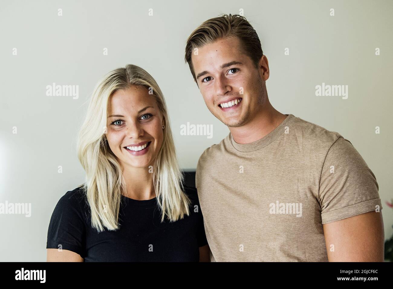 Lotta Ã–kvist, footballeur suédois qui joue comme défenseur, a signé pour l'équipe féminine de Manchester United, Stockholm, 2019-08-13 ici avec le petit ami Jacob Sagmeister (c) BYRMO CAROLINA / Aftonbladet / TT * * * EXPRESSEN OUT * * * AFTONBLADET / 85440 Banque D'Images