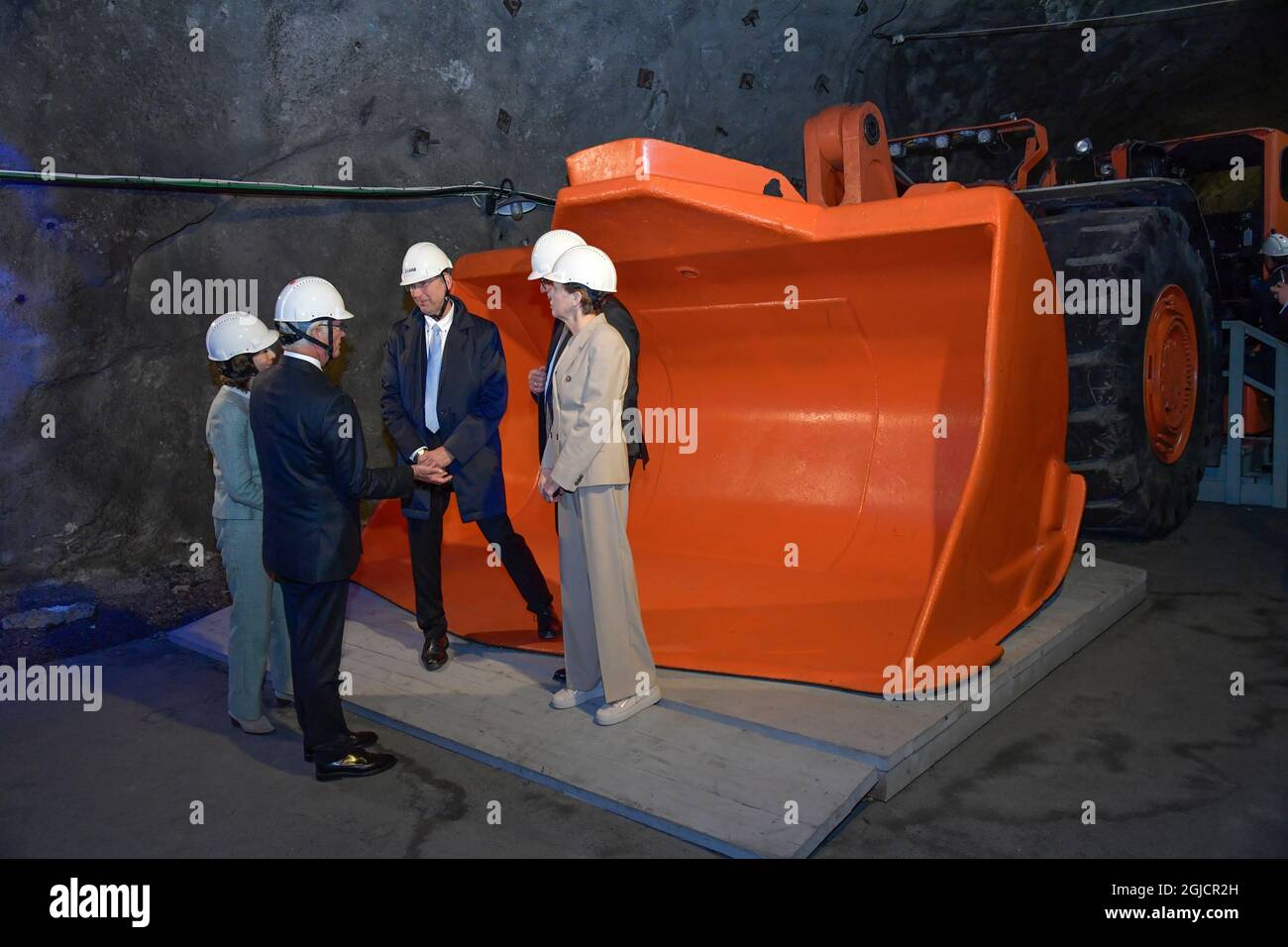 Elke Büdenbender, le président allemand Frank-Walter Steinmeier, la reine Silvia et le roi Carl Gustaf arrivent pour le déjeuner avec Jan Mostrom, PDG de LKAB (photo au milieu) lors d'une visite de la mine Kiruna à Kiruna en Suède, le 09 septembre 2021. Le président fédéral allemand effectue une visite d'État de trois jours en Suède. Photo : Anders Wiklund / TT code 10040 Banque D'Images