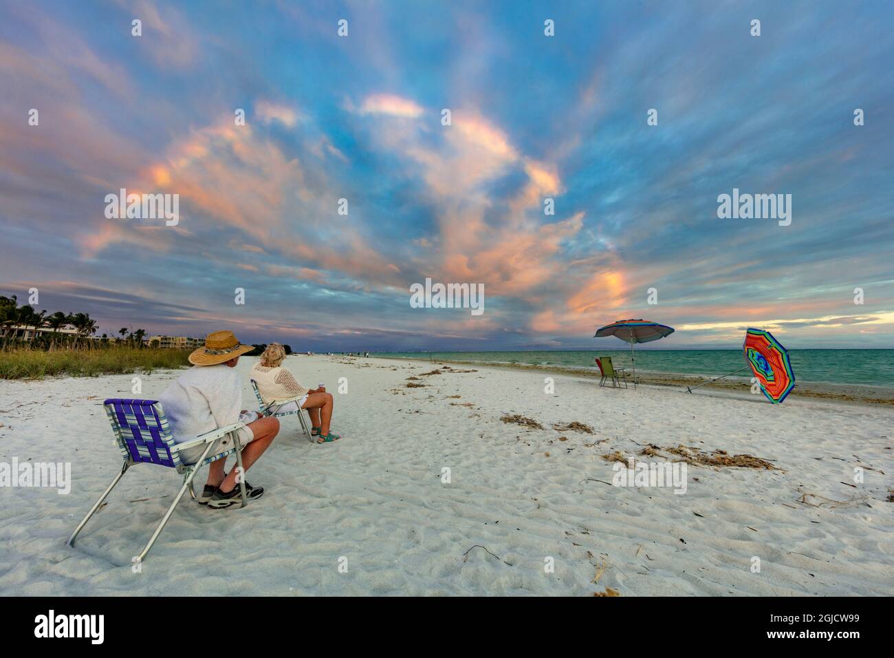 Nuage inhabituel arc-en-ciel sur la plage de Sanibel Island, Floride, États-Unis. Banque D'Images