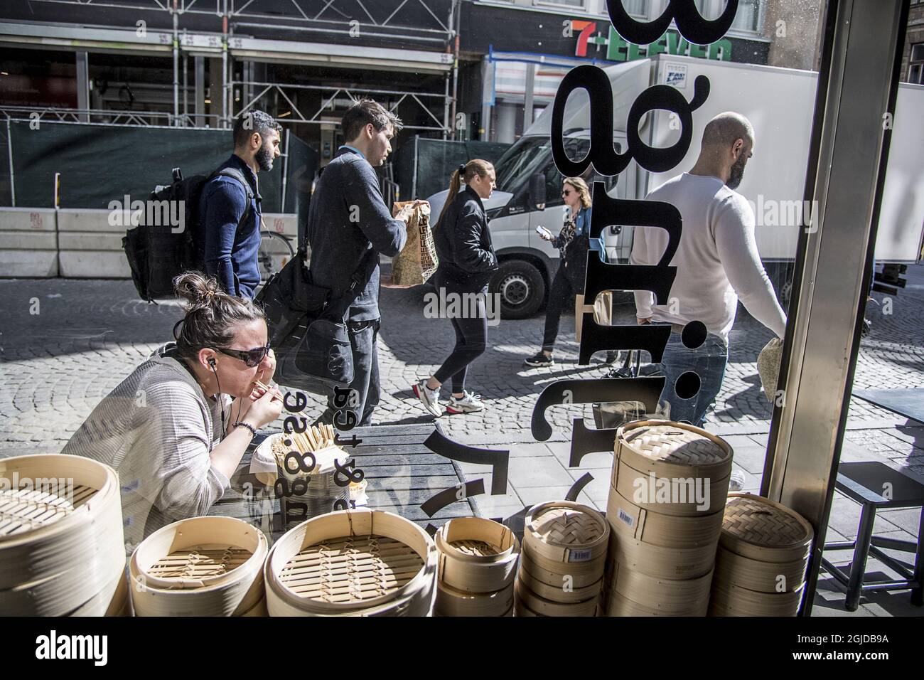 La vie quotidienne à Stockholm, Suède, le 23 avril 2020 pendant la pandémie du coronavirus. Photo: Restaurangen Beijing8, Grev Turegatan. Photo: Pontus Orre / Aftonbladet / TT code 2512 Banque D'Images