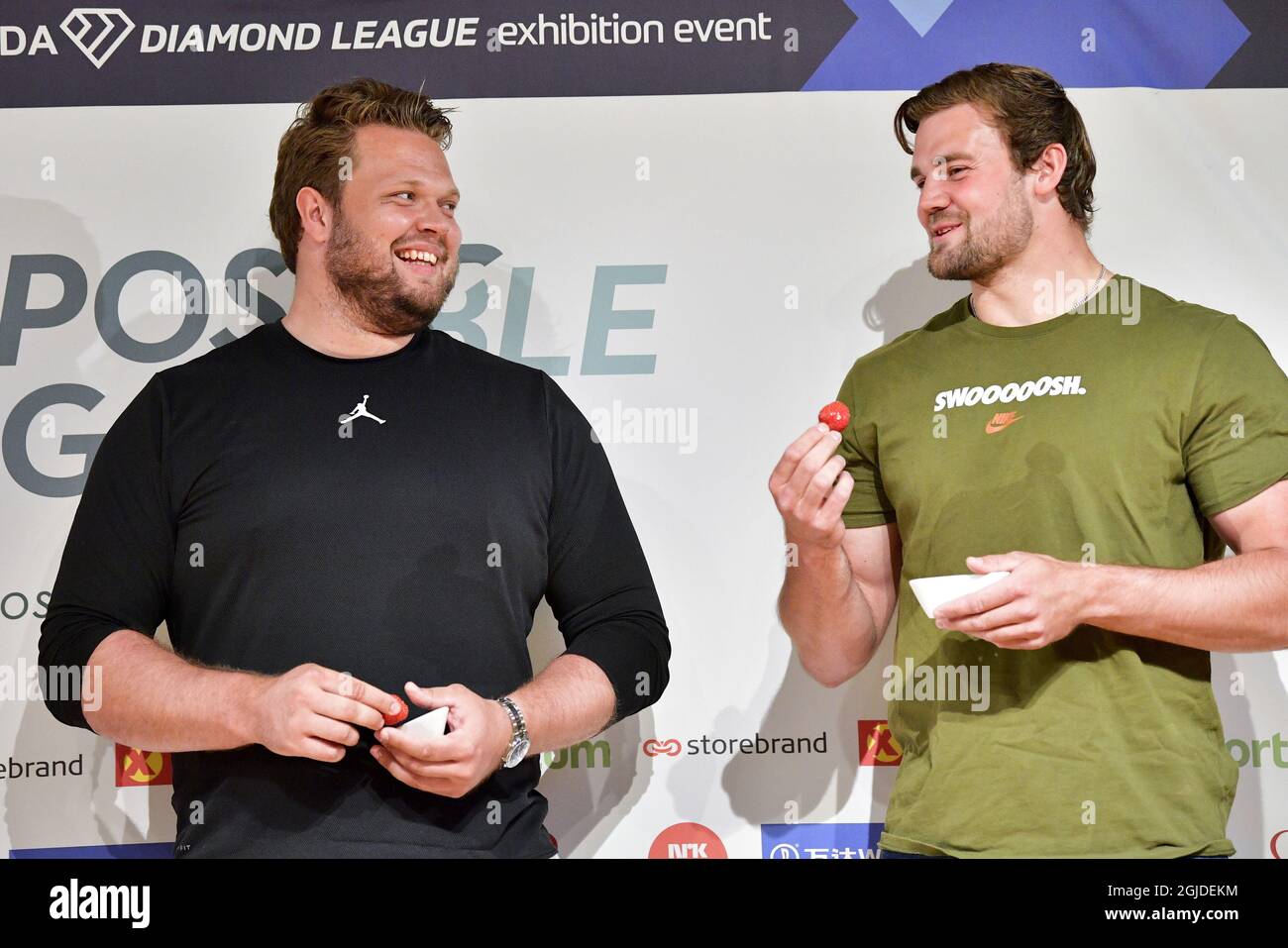 Dsicus thramers Daniel Stahl (SWE) et Simon Pettersson (SWE) lors d'une conférence de presse en prévision du gala de jeudi sur piste et terrain « Jeux impossibles » à Bislett à Oslo, Norvège, le 10 juin 2020. Photo: Jonas Ekstromer / TT / code 10030 Banque D'Images