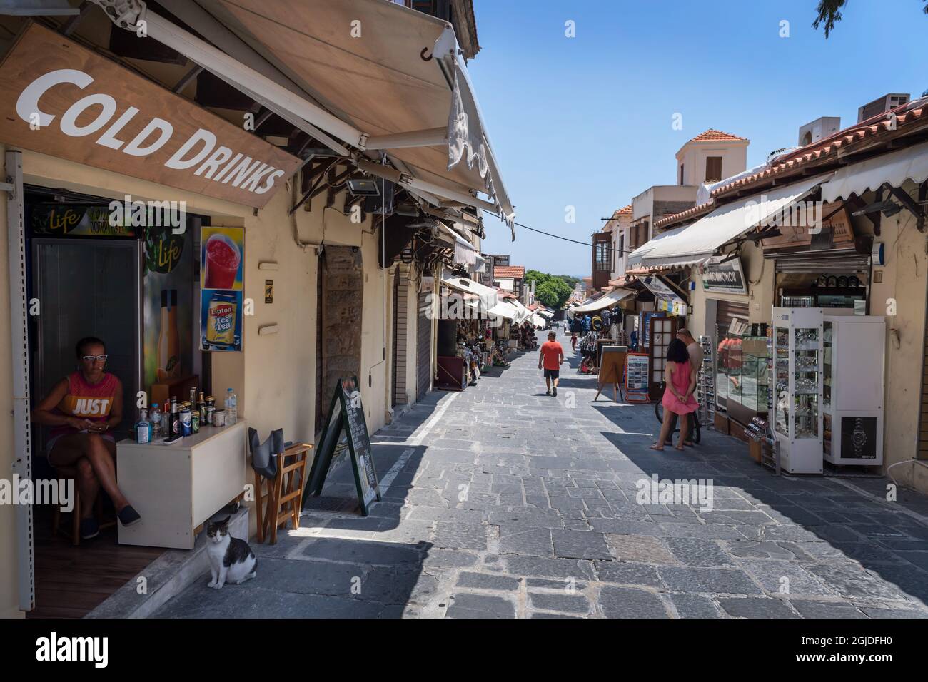 RHODOS 20200703 Socrates Street, ville de Rhodes, île de Rhodes, Grèce, est encore vide de touristes en raison de la pandémie de corona (Covid-19). Foto: Stina Stjernkvist / TT / code 11610 Banque D'Images