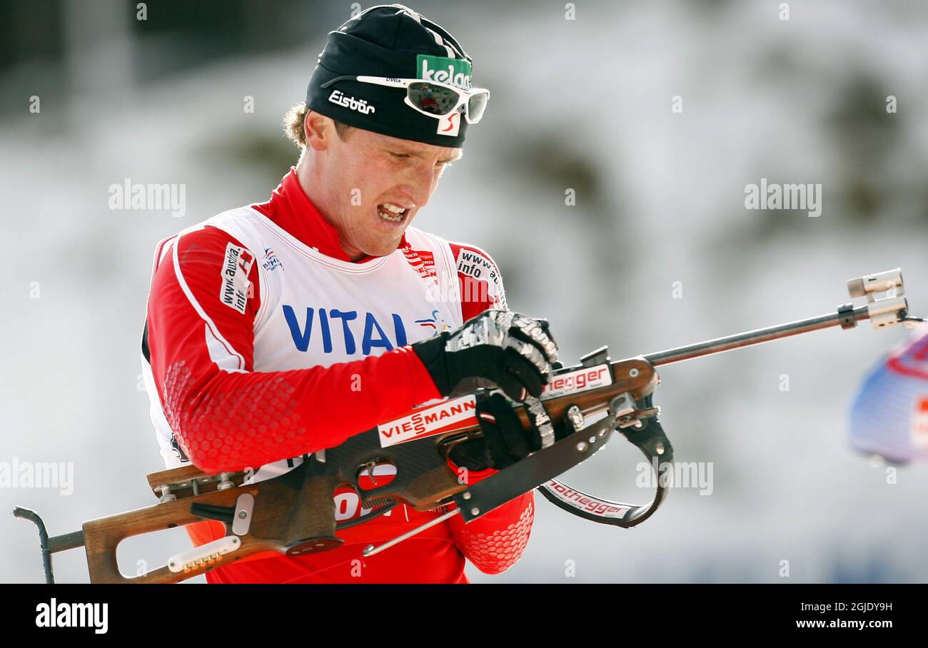 Friedrich Pinter en Autriche est arrivé deuxième dans la course de biathlon DE la coupe du monde À 12,5 KM à Holmenkollen. Banque D'Images