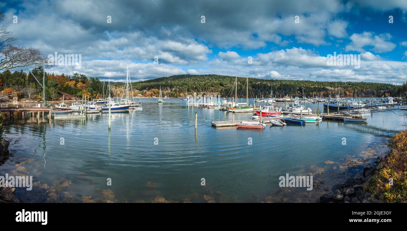 États-Unis, Maine, Mt. Desert Island, Northeast Harbour, bateaux de pêche, automne Banque D'Images
