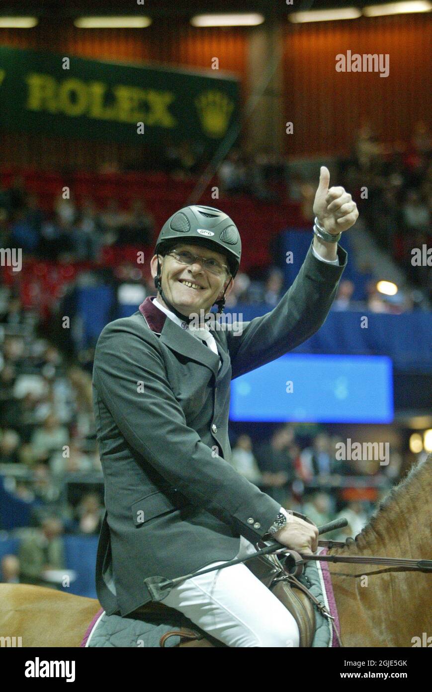 Le pilote allemand Heinrich Hermann Engemann, sur son cheval Aboyeur gagnant la finale équestrienne de la coupe du monde 1 à Göteborg. Banque D'Images