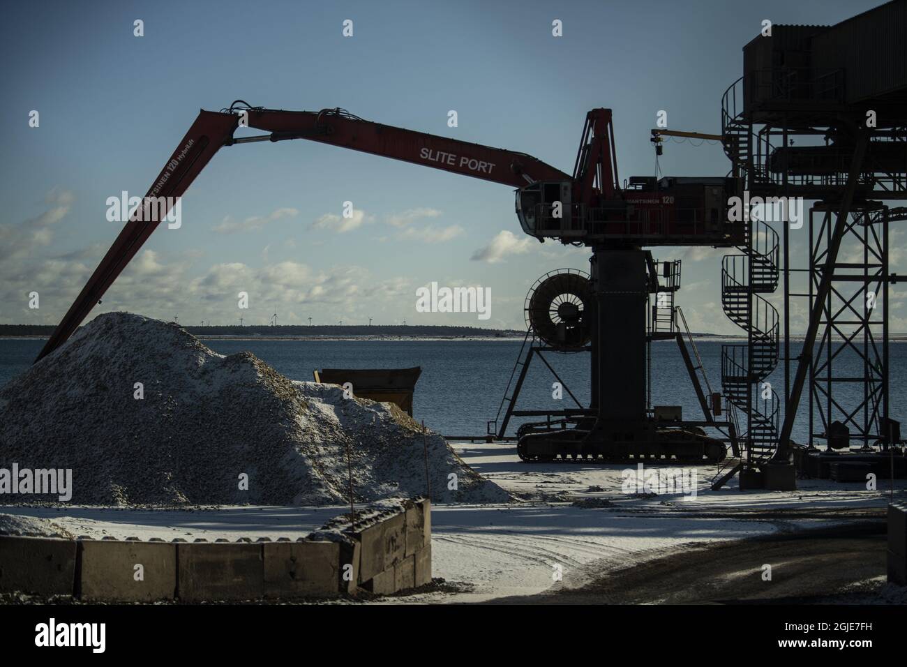 La cimenterie Cementa est le deuxième plus mauvais émetteur de dioxyde de carbone en Suède. L'entreprise veut maintenant devenir la première entreprise au monde à produire du ciment sans fossiles. À SLite sur Gotland, les activistes essaient d'arrêter les plans de Cementa pour une nouvelle grande carrière de calcaire qui, selon eux, sera préjudiciable à l'environnement sur leur île. Photo: Pontus Orre / Aftonbladet / TT Banque D'Images