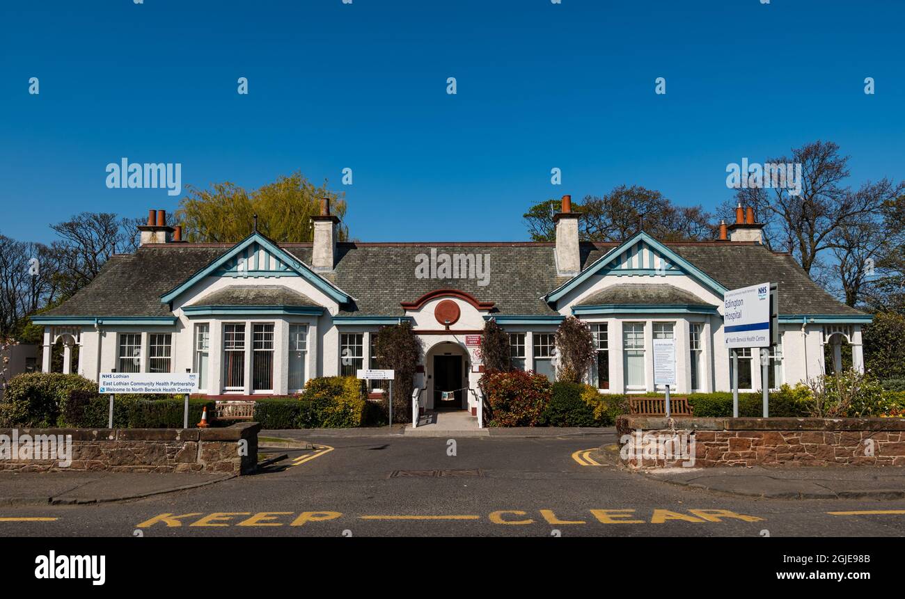 1910 Edington Cottage Hospital construit avec un ciel bleu ensoleillé, North Berwick, East Lothian, Écosse, Royaume-Uni Banque D'Images