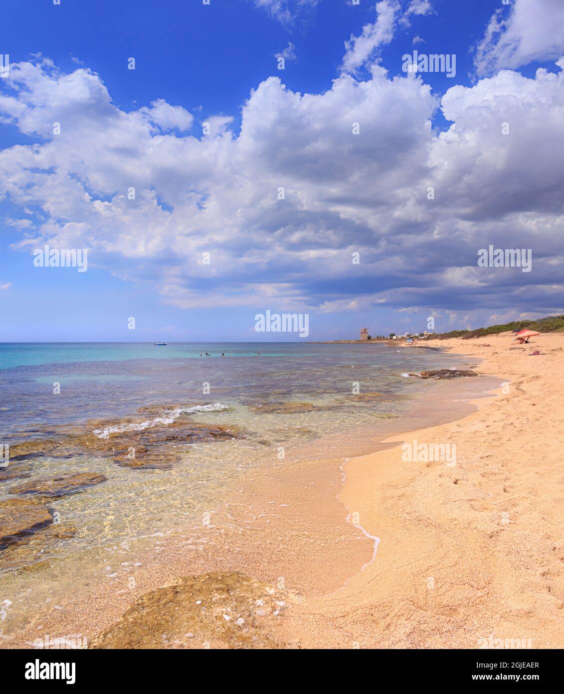 Les plus belles plages de Puglia en Italie : la plage de Torre Colimena. Banque D'Images