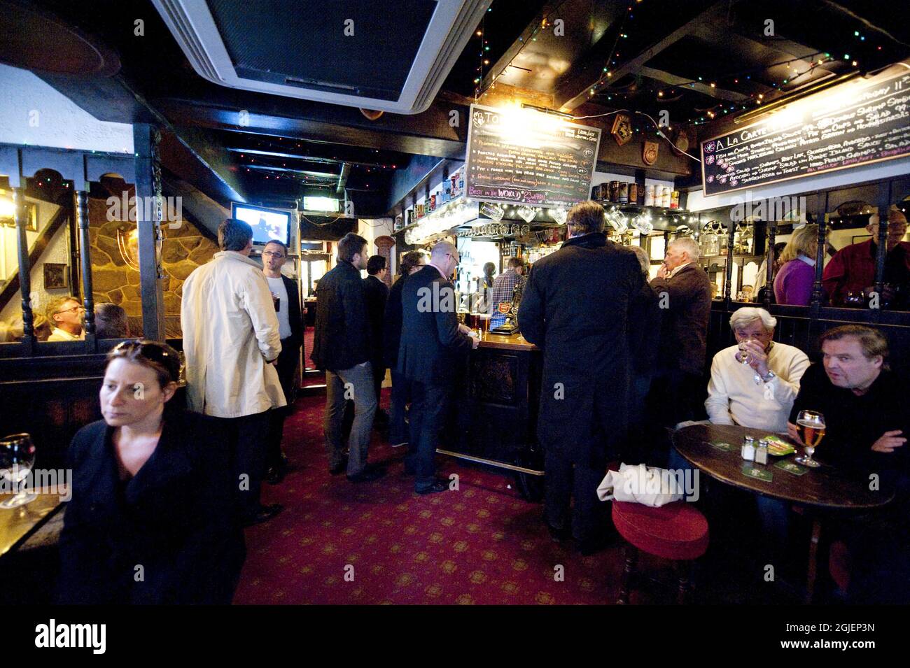 Les armes Tudor sur la rue Grevgatan à Stockholm, en Suède. Le pub de 40 ans a été élu meilleur pub britannique en dehors de la Grande-Bretagne par le Daily Telegraph et British Airways. Banque D'Images