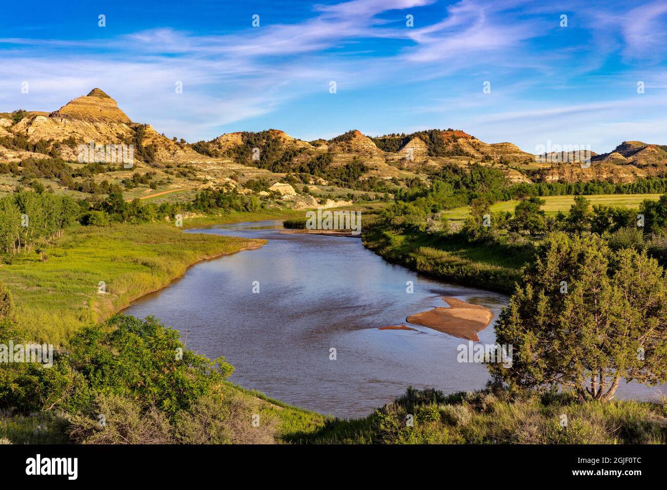 La rivière Little Missouri dans les prairies nationales du Little Missouri, Dakota du Nord, États-Unis. Banque D'Images