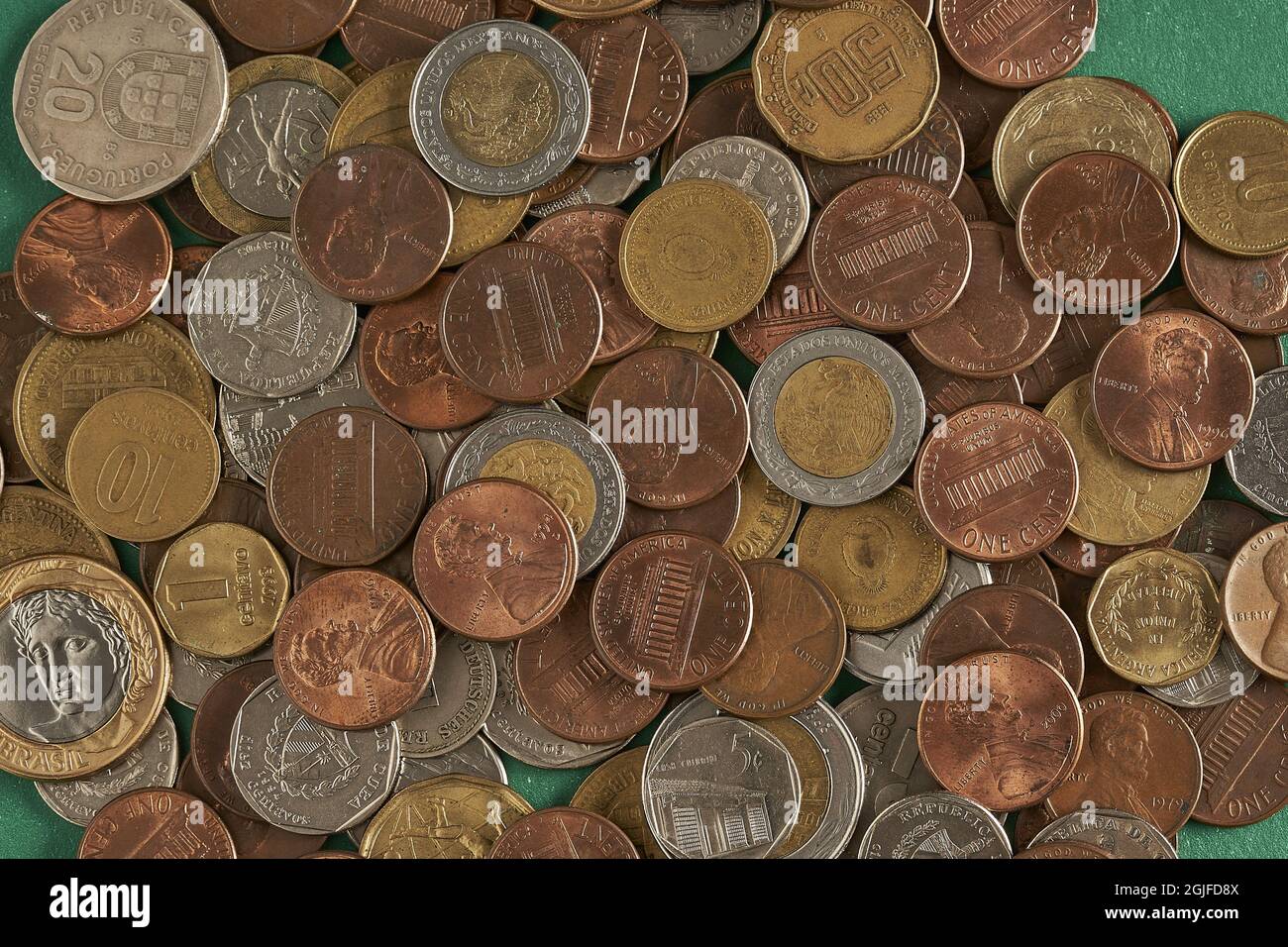 Gros plan des pièces de monnaie de différents pays fond d'écran Photo