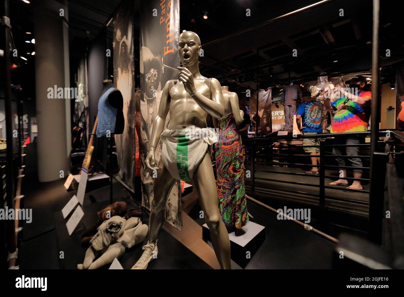 Mannequin portant le « Diaperman » Garry Shider de Parliament-Funkadalic en toile de longe dans le Rock & Roll Hall of Fame.Cleveland.Ohio.USA Banque D'Images