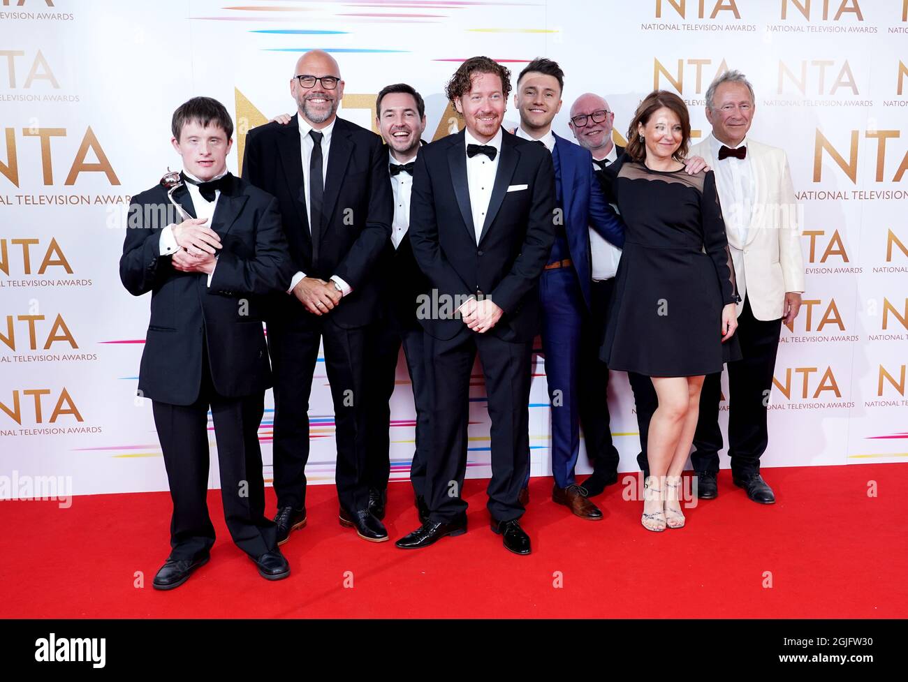 Tommy Jessop (à gauche), Martin Compston, Gregory Piper et la troupe de Line of Duty dans la salle de presse avec le prix Drama de retour aux National Television Awards 2021 qui se tiennent à l'O2 Arena, Londres. Date de la photo : jeudi 9 septembre 2021. Banque D'Images