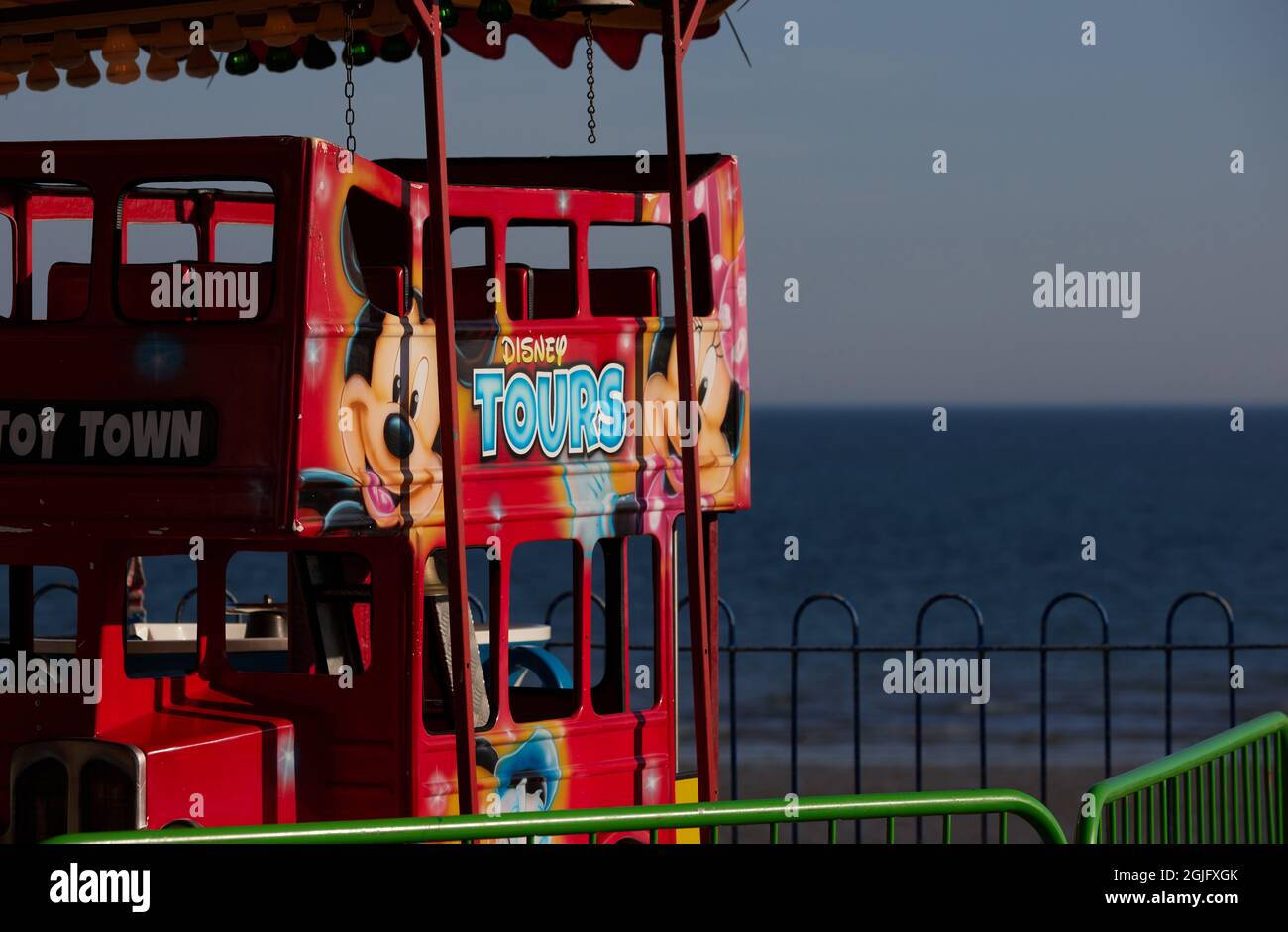 Divertissement sur une plage britannique à l'été 2021. Banque D'Images