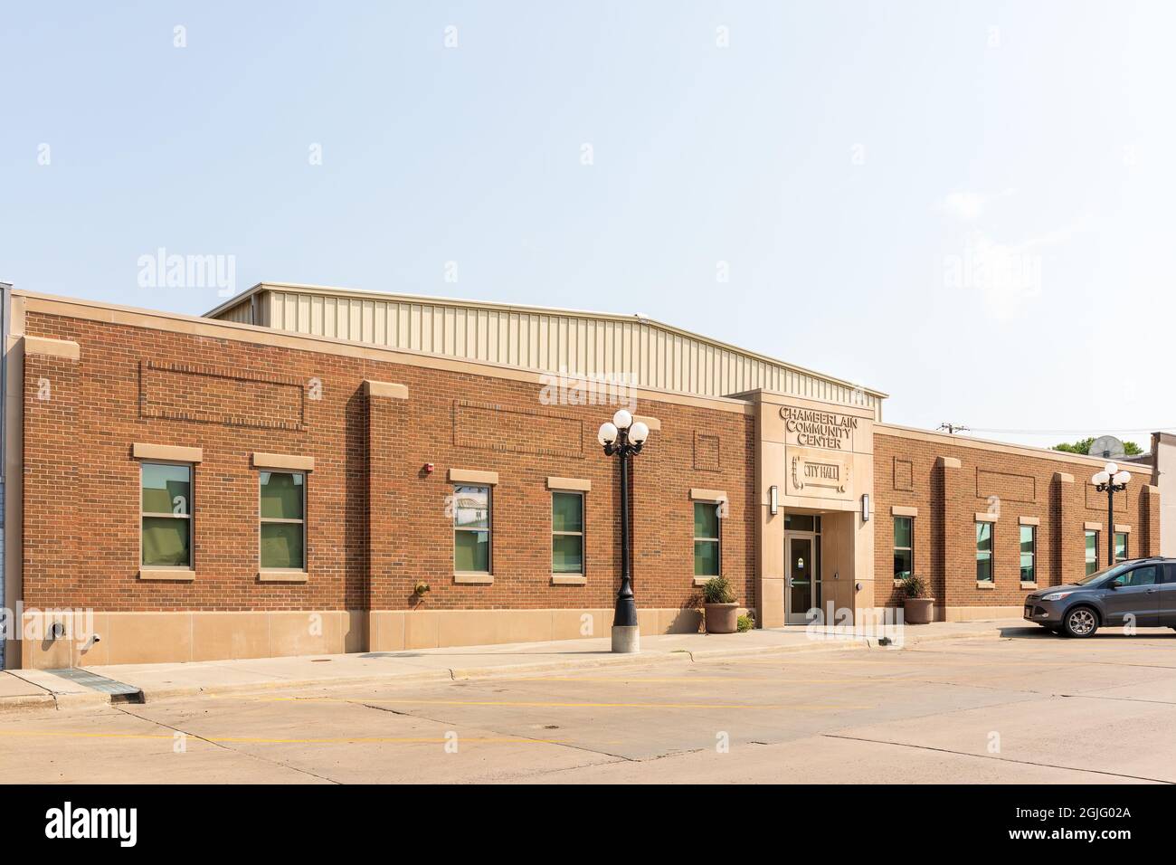 Chamberlain, Dakota du Sud, USA-24 AOÛT 2021 : Centre communautaire de Chamberlain et bâtiment de l'hôtel de ville. Banque D'Images