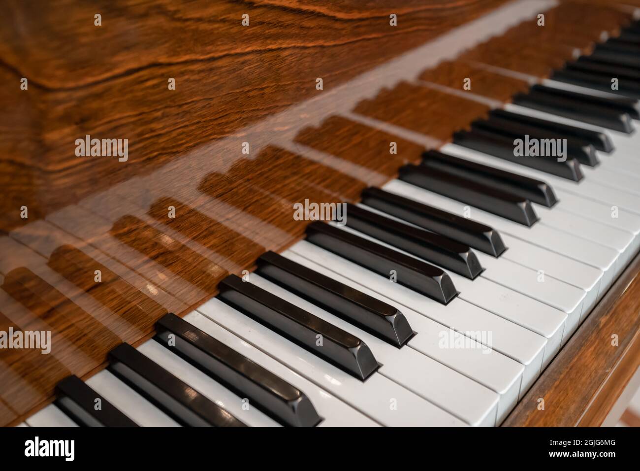Clavier piano vintage. Ancienne vue du clavier de piano avec faible profondeur de champ. Banque D'Images