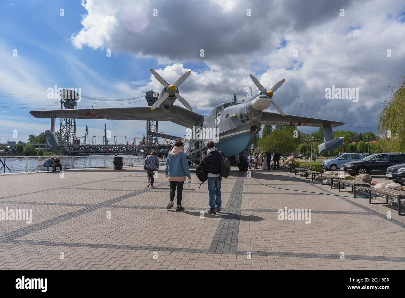 Kaliningrad, Russie - 14 mai 2021 : une des expositions du complexe du musée des océans du monde - hydroplane sur le remblai de Pregolya Banque D'Images