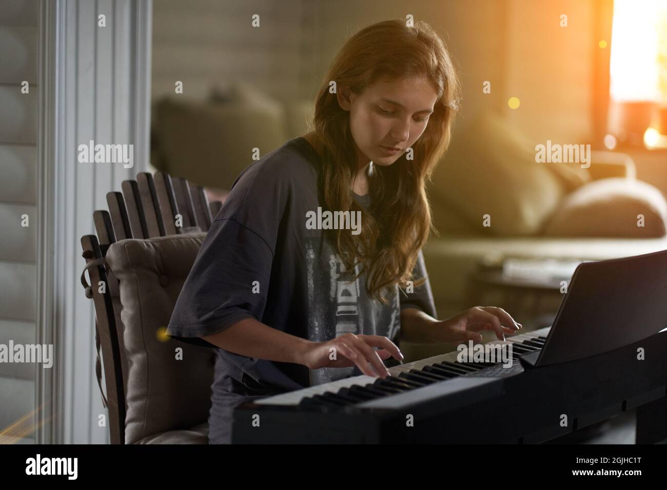 Jeu de piano Banque de photographies et d'images à haute résolution - Alamy