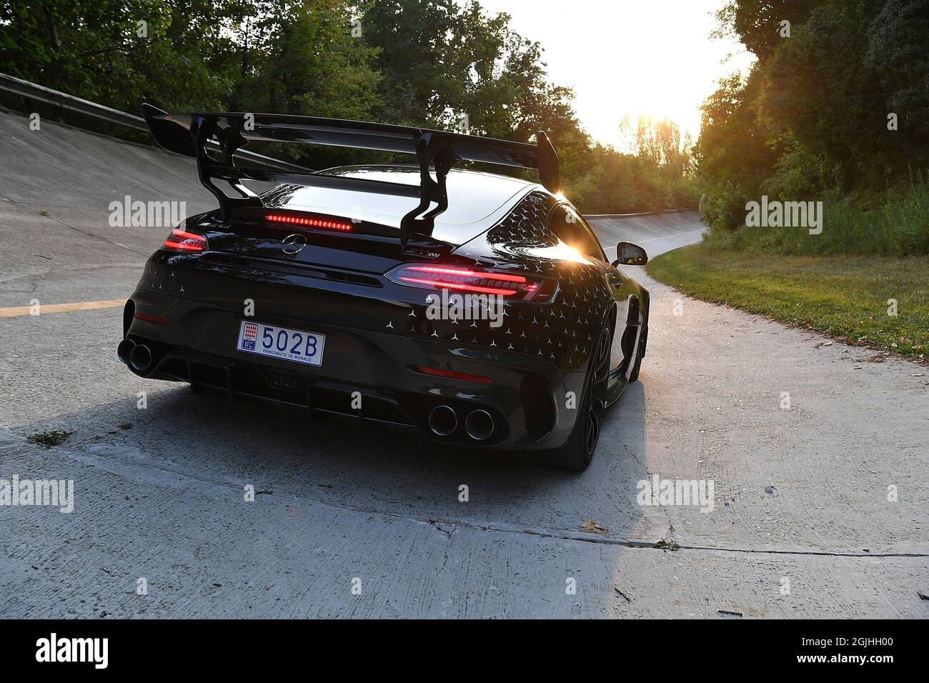 Monza, Italie. 09e septembre 2021. 09.09.2021, Autodromo Nazionale di Monza, Monza, FORMULE 1 HEINEKEN GRAN PREMIO d'ITALIA 2021, dans la photo Valtteri Bottas (fin # 77), Mercedes-AMG Petronas Formule 1 Team avec sa nouvelle Mercedes-AMG Black Series sur l'ancienne piste avec la courbe raide à Monza. Credit: dpa/Alay Live News Banque D'Images