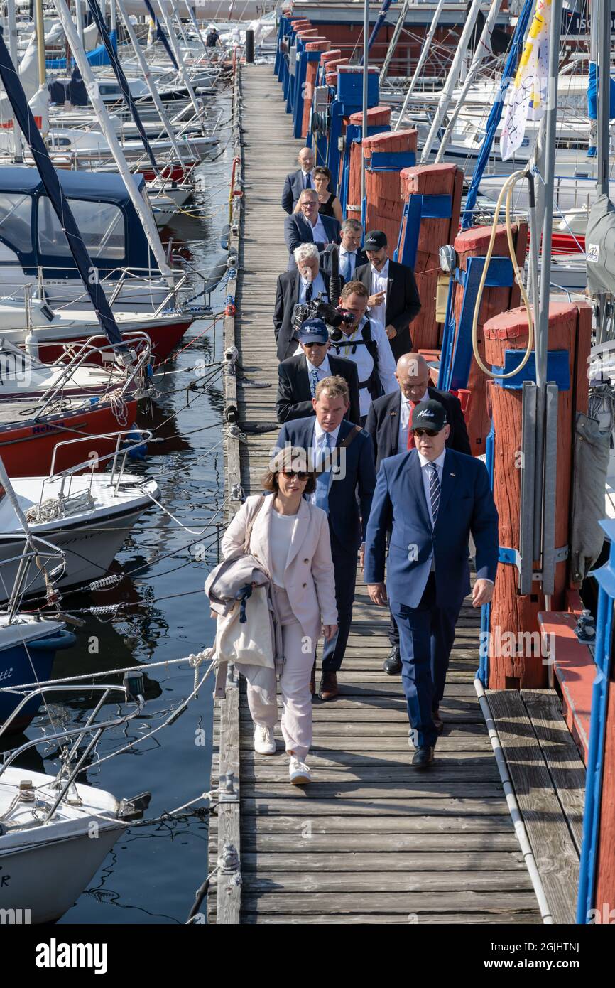 Fürst Albert II von Monaco mit der Direktorin Katja Mathes und Oberbürgermeister Ulf Kämpfer BEI seinem Besuch BEI GEOMAR in Kiel Banque D'Images