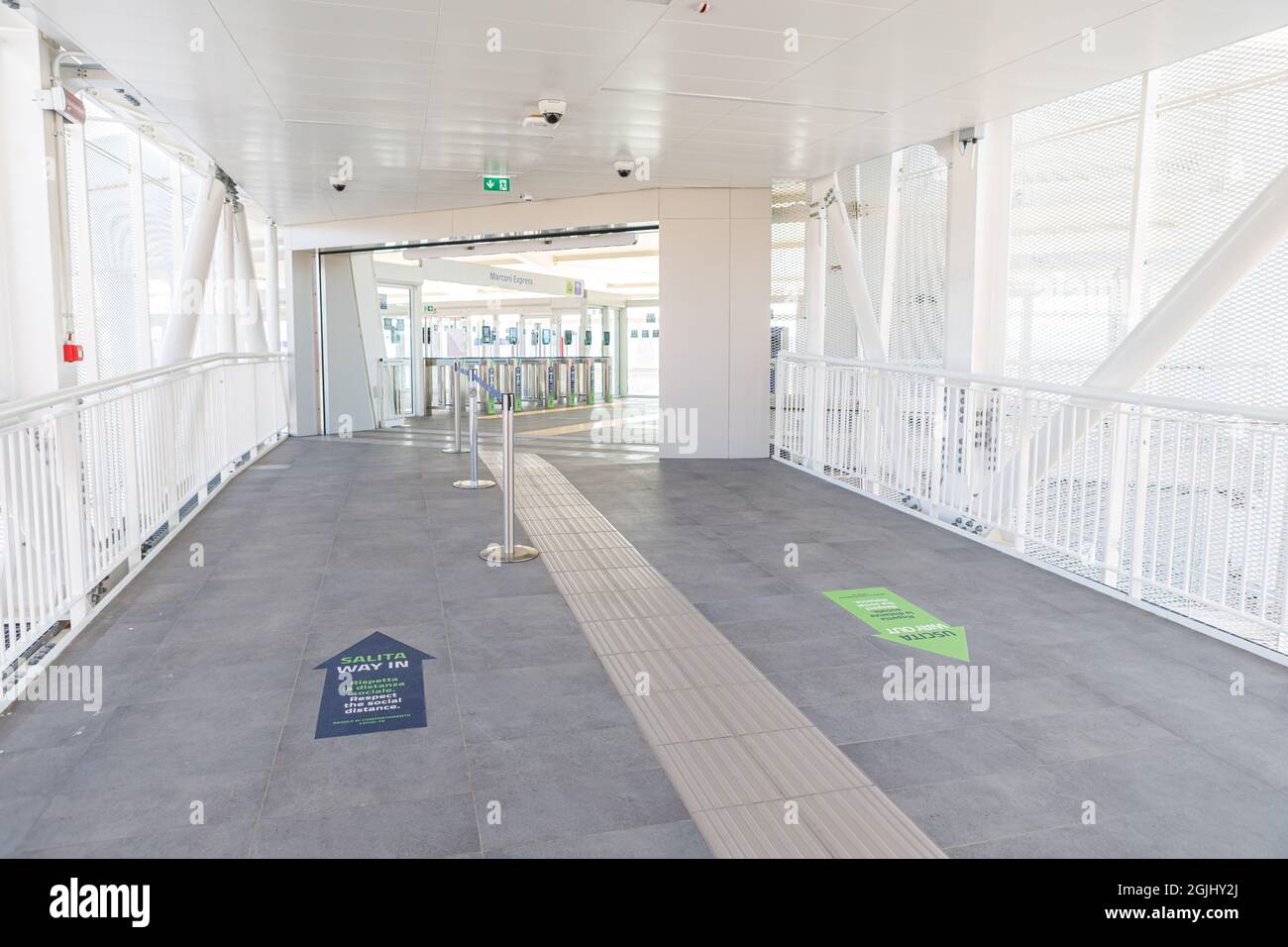 Détail de la gare de transport public connue sous le nom de People Mover à Bologne, Italie Banque D'Images