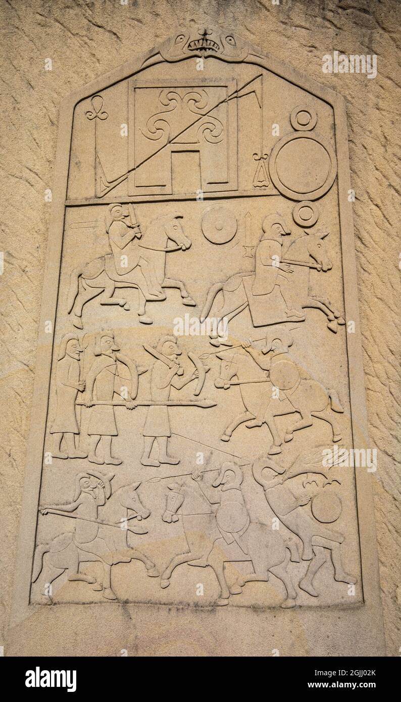 Reproduction de la face arrière de la plaque de la Croix de Kirkyard, une des pierres sur pied d'Aberleman à Angus, en Écosse Banque D'Images