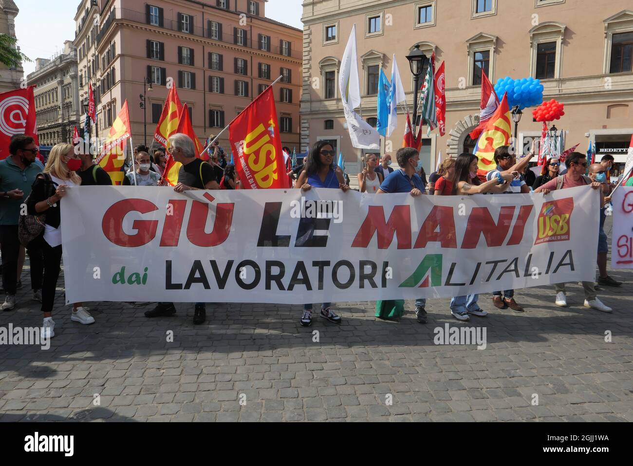 LES TRAVAILLEURS PROTESTENT CONTRE LA FERMETURE DE LA COMPAGNIE AÉRIENNE NATIONALE ALITALIA Banque D'Images