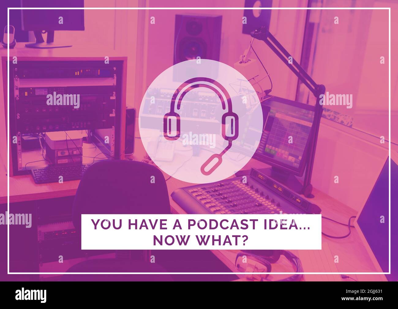 Composition de vous avez un texte d'idée de podcast avec le symbole casque et studio sur rose Banque D'Images