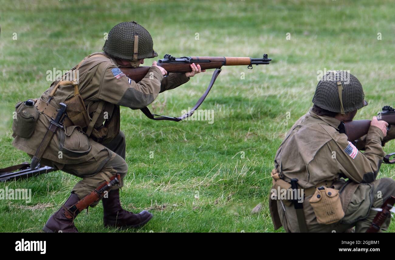 Les acteurs habillés comme soldats et anciens combattants américains de la Seconde Guerre mondiale. Banque D'Images