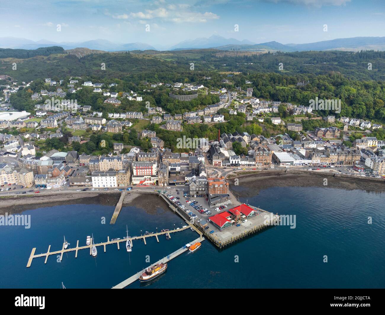 Vue aérienne depuis un drone de port à Oban, Argyll et Bute, Écosse, Royaume-Uni Banque D'Images
