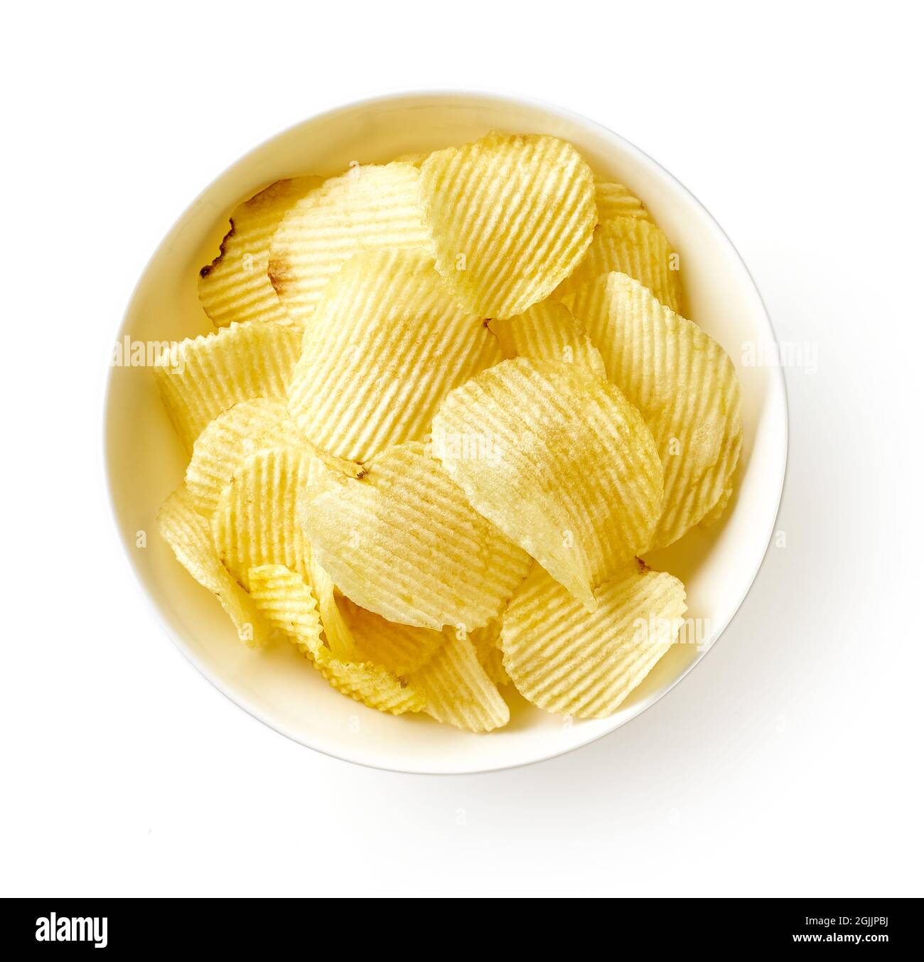 Bol de chips de pommes de terre ondulées isolé sur fond blanc, vue du  dessus Photo Stock - Alamy