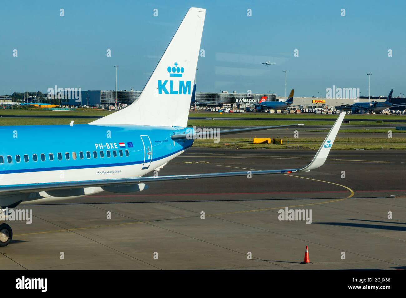 Amsterdam, pays-Bas - 17 juillet 2021 : KLM Plains à l'aéroport de Schiphol. Banque D'Images