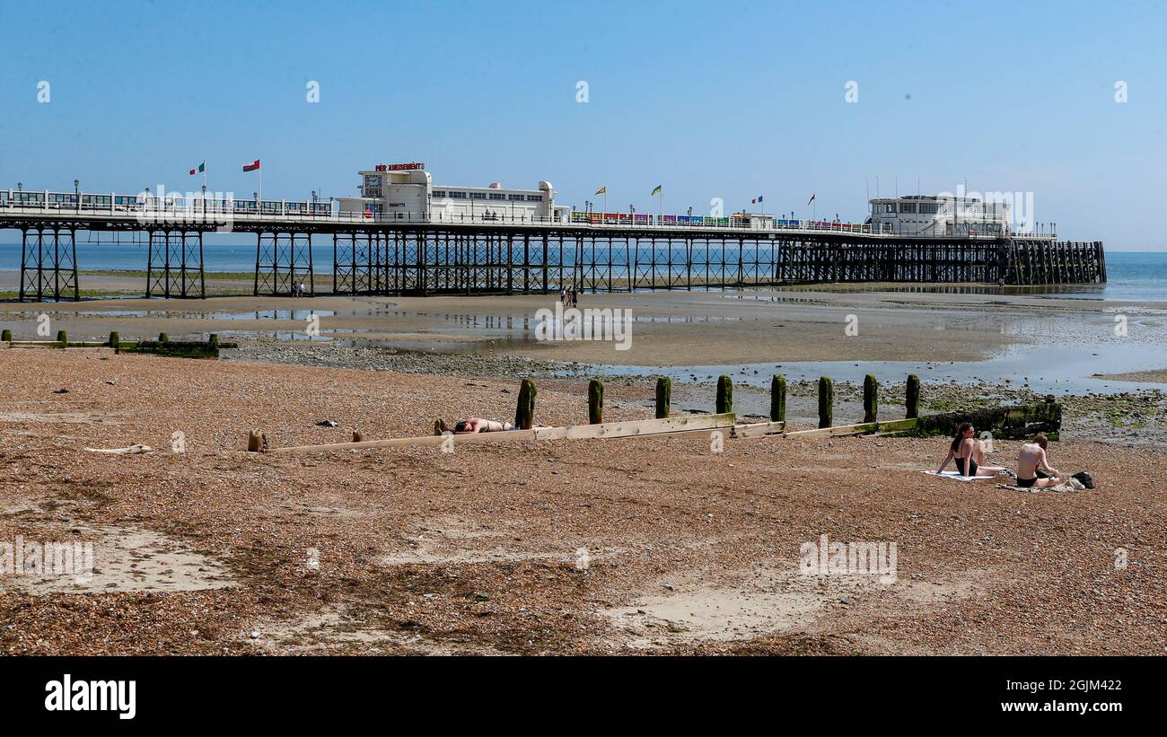 Worthing Town, West Sussex sur la côte sud par la Manche Banque D'Images