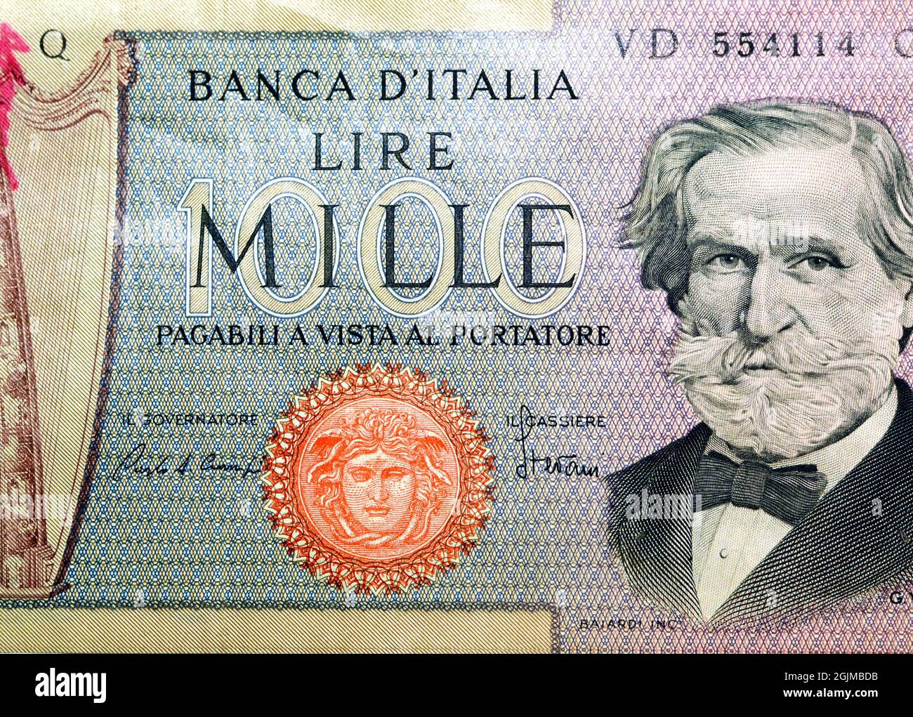 Grand fragment du côté opposé de 1000 mille lires italiennes lire monnaie de billet de banque émis en 1981 par la banque de l'Italie présente un portrait de Giussep Banque D'Images