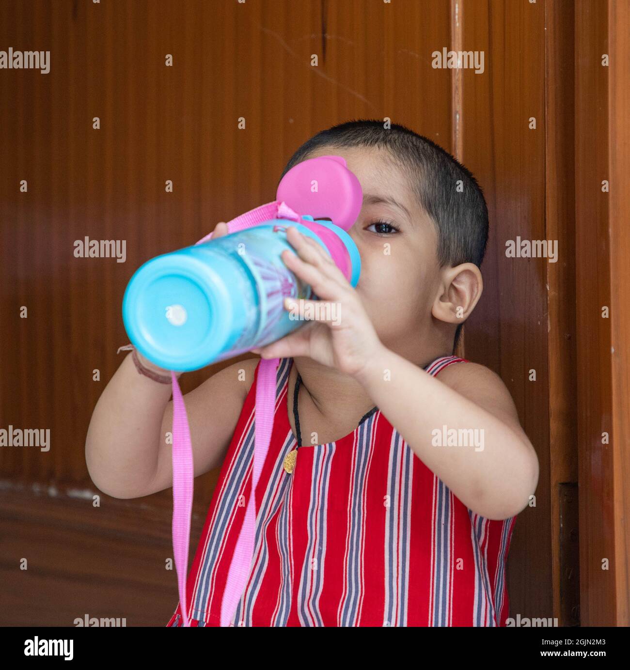 portrait d'une petite fille asiatique mignonne. Banque D'Images