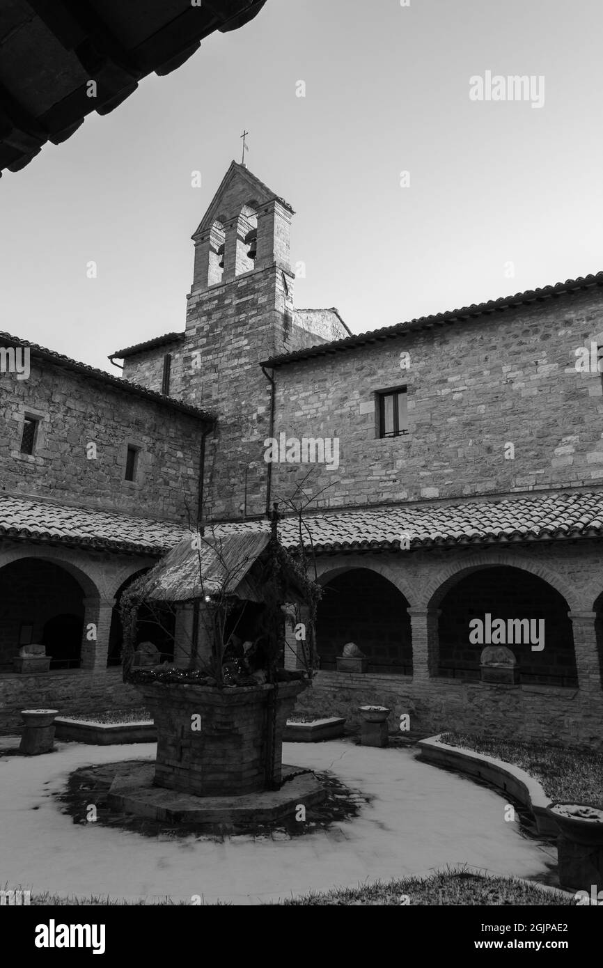 Assise, église de San Damiano. L'église de San Damiano, est l'endroit où Saint Clare est mort et où Saint François a trouvé la conversion. Banque D'Images