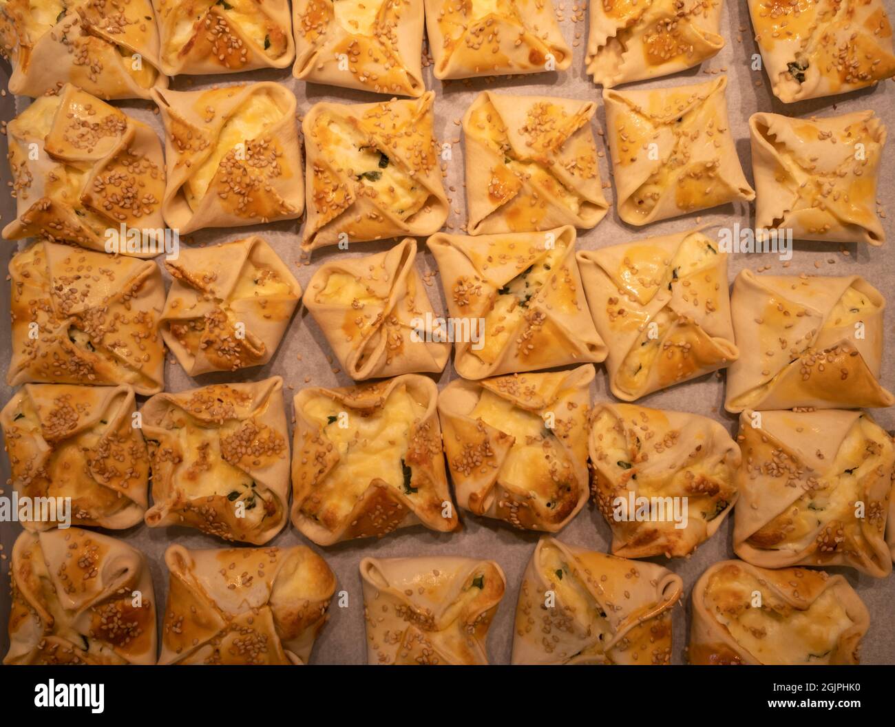 Petits pains d'orge à l'agneau et aux herbes sauvages – Saines