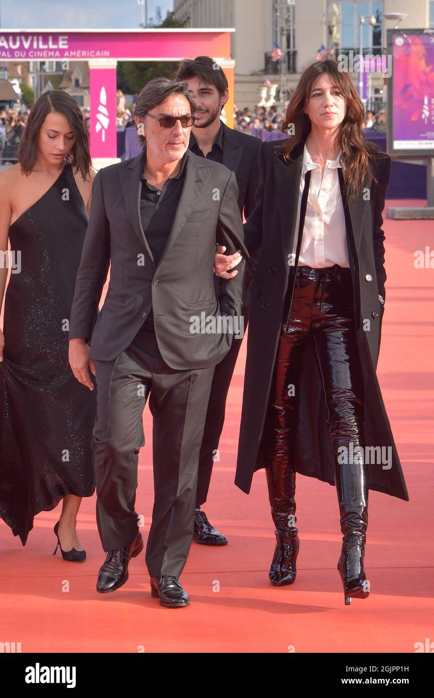 yvan attal ben attal charlotte gainsbourg participant a la ceremonie de cloture du 47e festival du film americain de deauville a deauville france le 11 septembre 2021 photo de julien reynaud aps medias abacapress com credit